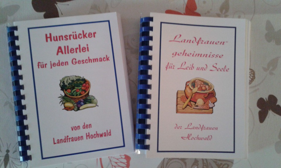 Diese Bücher sind von den Landfrauen erstellt worden.