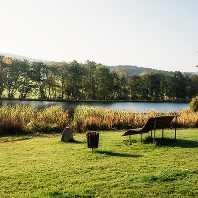 Weiher mit Wassertretbecken